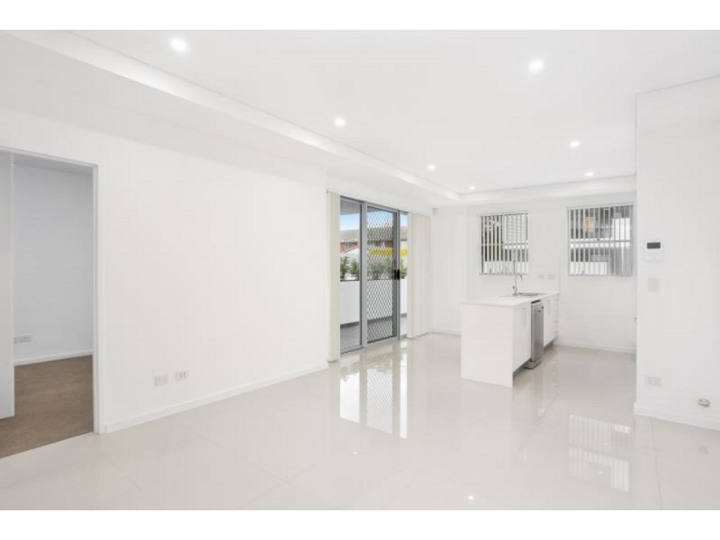 11-13 105/Junia Avenue, Toongabbie NSW 2146